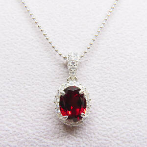 New Garnet Tsugeiro 925 Серебряное ожерелье алмазного подвеска