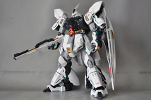 ☆1/100 MG アムロ専用サザビー Ver.Ka νガンダムカラー 塗装済完成品☆_画像3