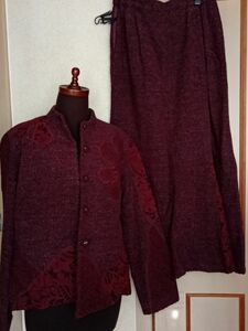 渋い赤　ウール　ロングスカートスーツ　10万円以上相当　ＬＬサイズ