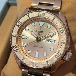 【TN1204】セイコー SEIKO 5 ファイブ 自動巻 自動 付属品完品 R5/12/1購入 稼働 4R36-08E0 デイデイト 裏スケ ローズゴールドカラー 