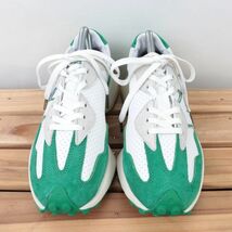 z8507【MS327CBD】ニューバランス US7 25.0cm/白 ホワイト 緑 グリーン newbalance メンズ ユニセックス スニーカー 中古_画像2