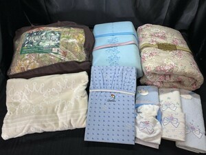 N4-725 ほぼ未使用品 シングル 寝具等 おまとめセット（１）羽毛ふとん 肌掛けふとん 毛布 タオル シーツ 長期保管 シミ、ヤケ有