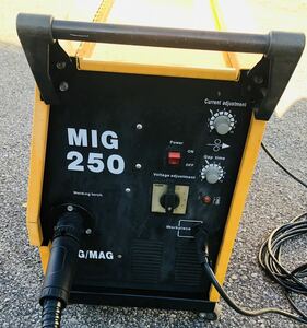 設備 / 溶接機 / MIG-250 金属不活性ガス溶接機
