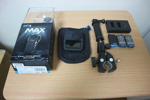 ゴープロ GoPro MAX CHDHZ-201-FW 【予備バッテリー2個・充電器・自転車／バイク取付器具・巾着付き】