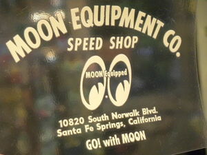 ムーンアイズ MOONEYES MOON EQUIPMENT SPEED SHOP デカール アイボリー [MQD021IV] 抜き 文字 タイプ