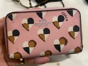 COACH coach コーチ コインケースハート柄 ラウンドファスナー ピンク F25844 ファスナーが壊れてる