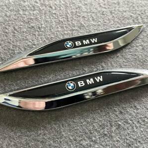 BMW カーステッカー エンブレム ブラック＆シルバー プレート フェンダーバッジ シール 金属製 2個セット ●304番の画像2