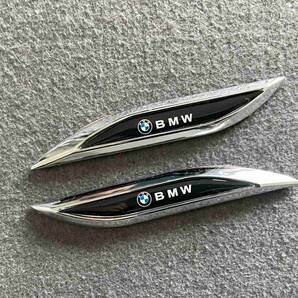 BMW カーステッカー エンブレム ブラック＆シルバー プレート フェンダーバッジ シール 金属製 2個セット ●304番の画像1