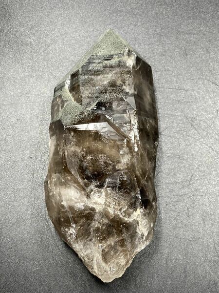 【秘蔵品】ネパール ガウリシャンカール産 スモーキークオーツ 原石 約295g 磨きなし