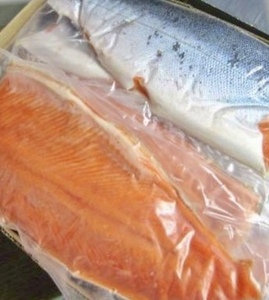 * raw meal for silver salmon trim C9 sheets /10kg* high quality * largish salmon fi-re*10kg under processing ending. trim C. pulling out sashimi for also roasting thing!. thing also! optimum!!