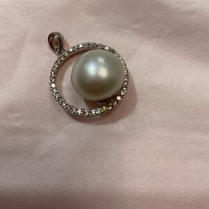  White Butterfly south . pearl pendant 