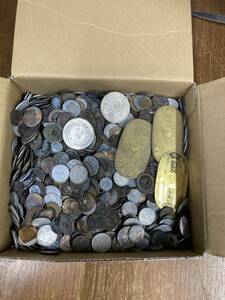 古銭　７キロ　銀貨、小判レプリカ　未選別の為外国銭、コイン混ざっています。