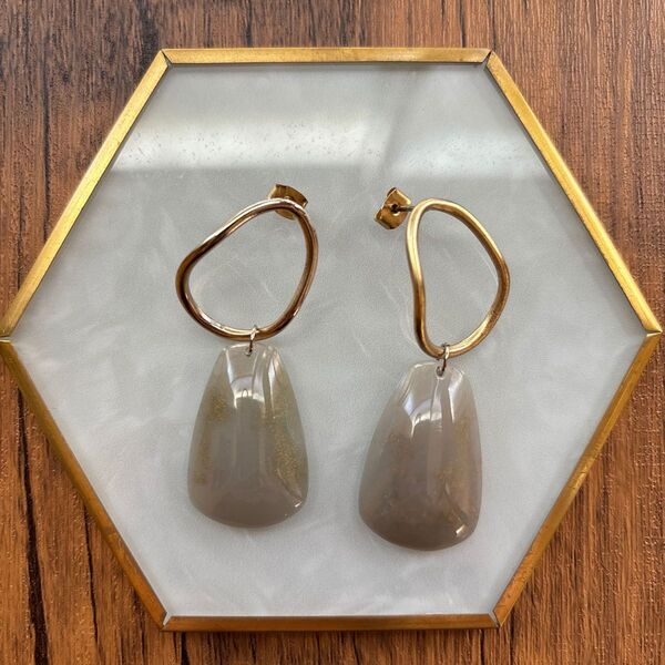 ●ピアス ドロップ ストーン 天然石風 グレー×ゴールド
