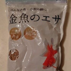 金魚のエサ