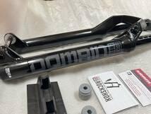 新品 未使用 ROCKSHOX Domain RC 180mm 29er 15X110 boost_画像2