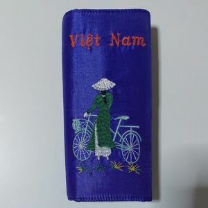 ベトナムお土産のお札ポーチ