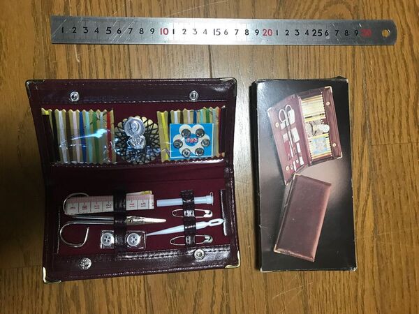 昭和レトロ　sewing kit ソーイングキット　アンティーク　インテリア雑貨　古物