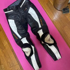 ◆HYOD ST-X レザーライディングパンツ Mサイズ USED品◆ブーツインスタイル バンクセンサーつき