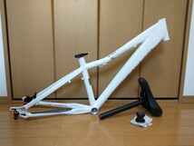 KONA COWAN 希少 24インチ用 ダートジャンプ DJ ストリート シングル 多段も可 MTB 7005アルミ ホワイト 小さいサイズ キッズにも _画像1