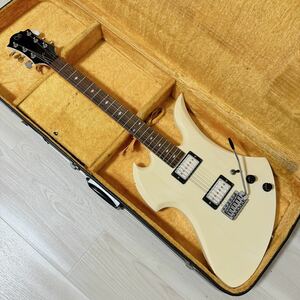 おまけハードケース付き サミック モッキンバード タイプ シンクロナイズドトレモロ ホワイト P-90 Samick Mockingbird