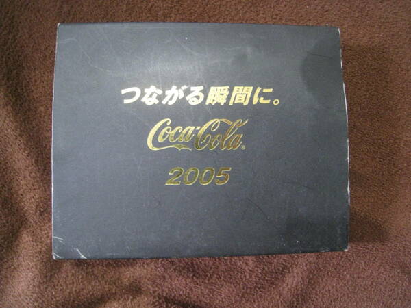 ■即決価格　送料込み金額　コカ・コーラ 名札 ネックストラップ ピンバッチ つながる瞬間に。 Coca-Cola 2005 セット バッジ ◆未使用◆