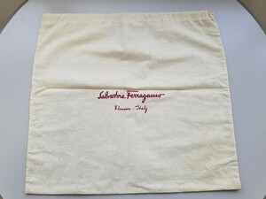 Salvatore Ferragamo　サルヴァトーレフェラガモ　バッグ　保存袋　巾着 フェラガモ 布袋 巾着袋