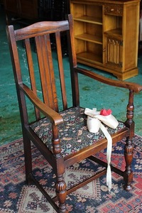 イギリスアンティーク家具 ホールチェア アンティークチェア アームチェア チェア　ひじ掛け椅子 英国製 　R-35