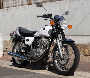 2007年式 SR400 キャブ車最終型 外装パールホワイトに載せ替え済み 走行距離2900km タイヤ新品 ノーマル 車検24年11月 赤キー有