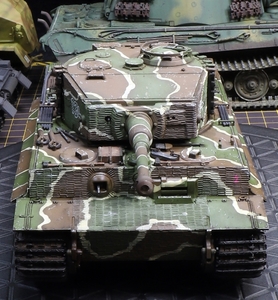 1/35 ドイツ陸軍 タイガーⅠ後期型SS12装甲師団ヒトラーユーゲント所属車輛 ノルマンディー戦迷彩仕様 制作完成品