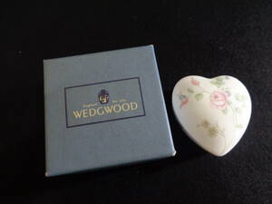 ＊100円～【未使用品】WEDGWOOD Bone Chaina ROSEHIP ウエッジウッド ボーンチャイナ 陶器 ハート型 小物入れ 箱あり＊T-96