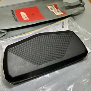 《展示品》 デイトナ GIVI E131 バックレスト B47 リアボックス用 (90092) ※ボルト欠品