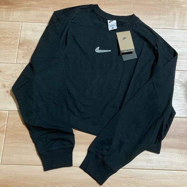 レディース　NIKE お洒落　春服　スウォッシュ　カットソー