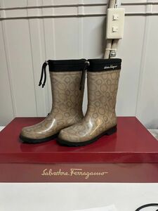 11C5 Ferragamo フェラガモ DRIZZLE 1cm レインブーツ M 約24.5cm レディース