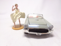 CORGI 39902 FORD THUNDERBIRD & MARILYN MONROE FIGURE コーギー フォード サンダーバード （箱付）送料別_画像3