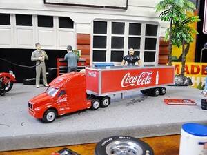 コカ・コーラ　コンボイトレーラー　ミニカー　クラシックロングハウラー　1/87スケール ■ アメリカン雑貨 アメリカ雑貨