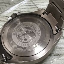 144-1221 ジャンク CITIZEN シチズン エコドライブ 電波ソーラー PROMASTER H100-S074304 メンズ腕時計 金属ベルト TITANIUM _画像8