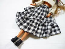 [L管02]人形 バービー人形 スカート 1981年 TAKARA ドール 着せ替え人形 フィギュア 当時物_画像3