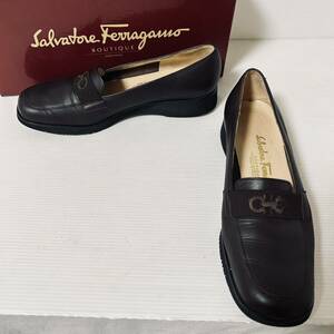 【美品】Salvatore Ferragamo サルヴァトーレフェラガモ フェラガモ ローファー ガンチーニデザイン　71/2B 24.5-25cm 濃茶　＊CP