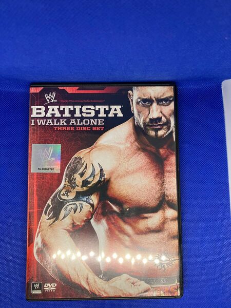 【美品】DVD バティスタ　アイ・ウォーク・アローン　WWE トリプルH ランディ・オートン　レッスルマニア