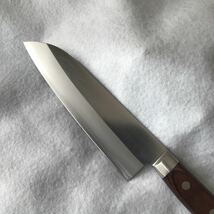 《新品 土佐刃物 送料無料》業務用万能包丁・17cm魚も捌ける、本刃研ぎ済・肉も野菜もスパッと・青鋼より切れる鋼・刃先2~3mmがサビます。_画像2