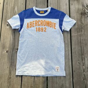 Abercrombie & FITCH アバクロ　Tシャツ