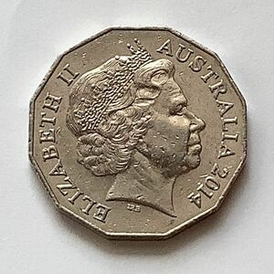 【希少品セール】オーストラリア エリザベス女王肖像デザイン 50セント硬貨 2014年 1枚