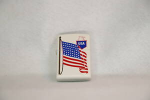 ジッポー★オイルライター★ZIPPO★未使用★U.S.A. 星条旗★白地★美品