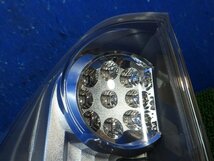 ●【B】点灯OK トヨタ純正 LED クリア テールライト テールランプ 左/助手席 イチコー ICHIKOH 28-199 ZRR70W ヴォクシー 前期 ZRR75G ノア_画像10