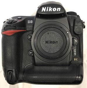ニコン Nikon D3 ボディ 中古動作品、AS NIKKOR 24-85mm 中古、85mm 1:1.4D 未使用品、充電器・バックパックなど付属品多数付き