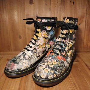 貴重 入手困難 英国製 90年代 ドクターマーチン Dr.Martens 8ホールブーツ UK7 花柄 総柄 ヴィンテージ ロカビリー パンク PUNK Y2K 原宿