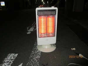 山善：遠赤外線カーボンヒーター：４５０W９００W出力：切り替え式首振り：暖かい：良品