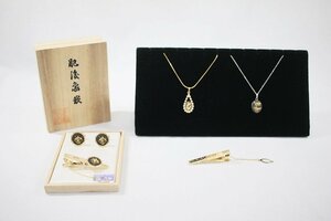 ◎ 中古品 肥後象嵌 ネクタイピン カフス ネックレス セット 箱付き 菖蒲 鈴蘭 竹 銀杏 ゴールド系 レディース メンズ アクセサリー