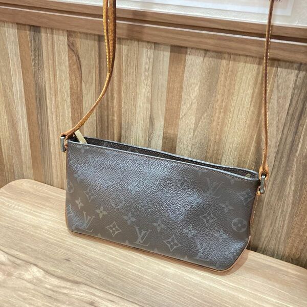 LOUIS VUITTON ルイヴィトン モノグラム トロター ショルダーバッグ ポーチ ワンショルダーバッグ 斜め掛け 人気