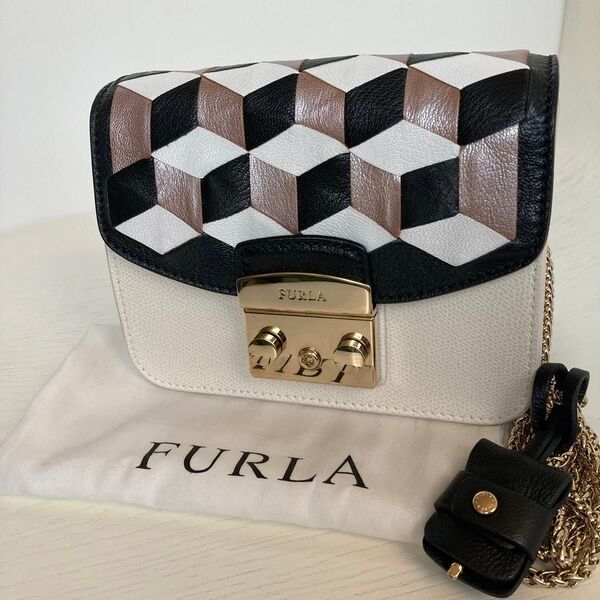 【美品】FURLA メトロポリス カスタマイズ ショルダーバッグ 白